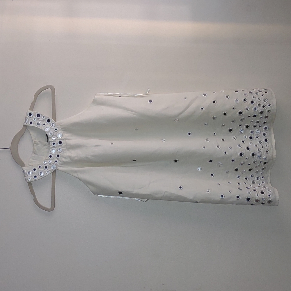Sleavless dress